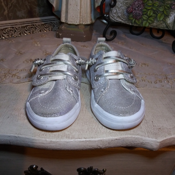 sperry crest vibe metallic silver